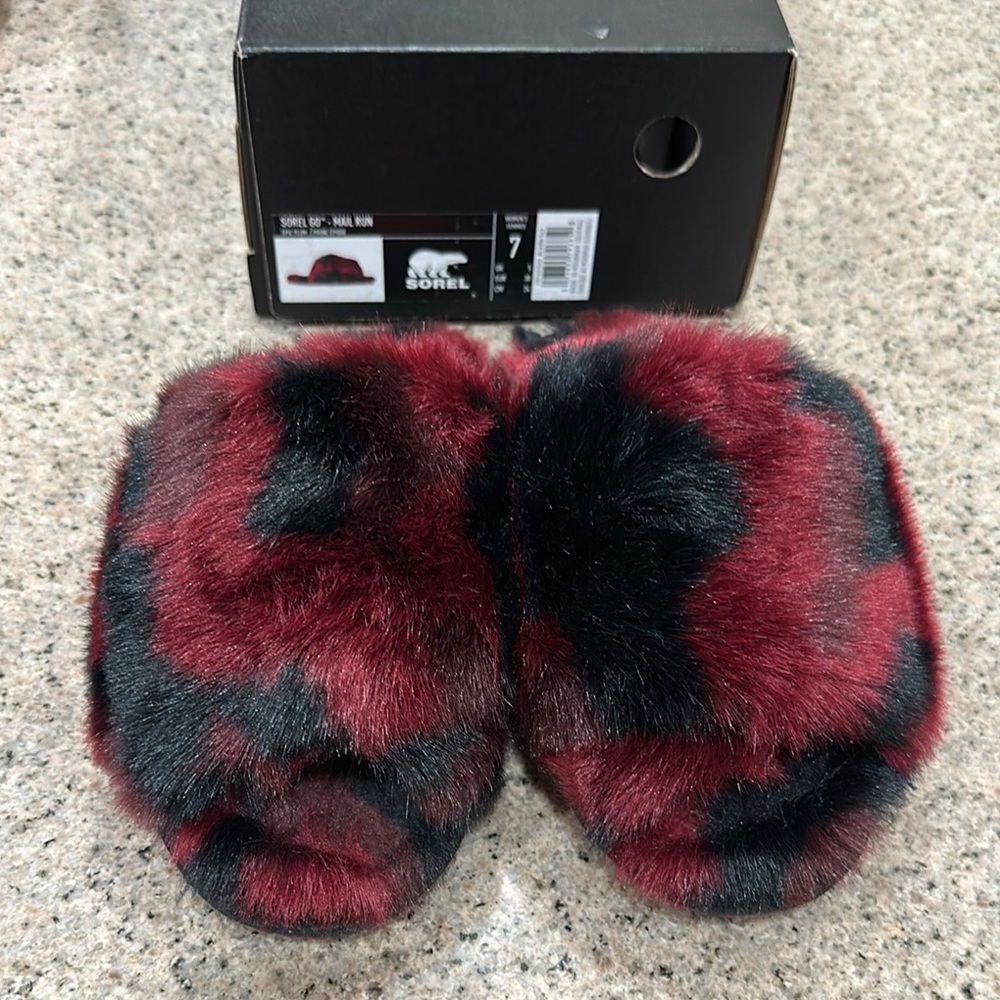 Sorel Go Mail Run Slippers - Picture 2 of 7